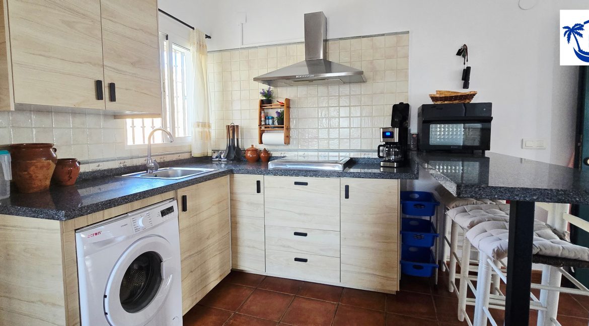 For sale house with mangos (13)
