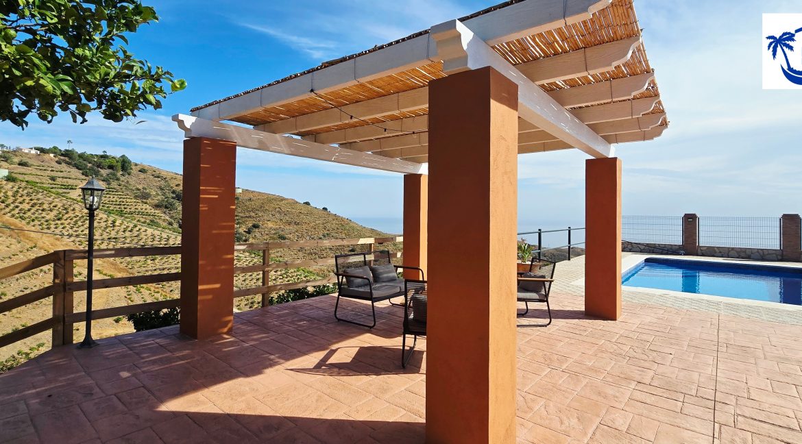 For sale house with mangos (15)