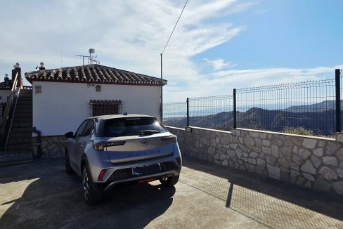 For sale house with mangos (20)