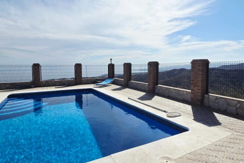 For sale house with mangos (3)