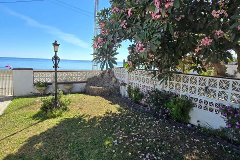 For sale house in Torre de Benagalon (16)