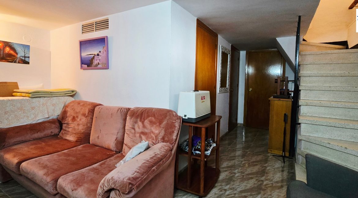 For sale house in Torre de Benagalon (19)