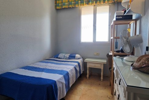 For sale house in Torre de Benagalon (25)