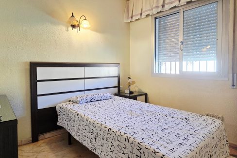 For sale house in Torre de Benagalon (26)