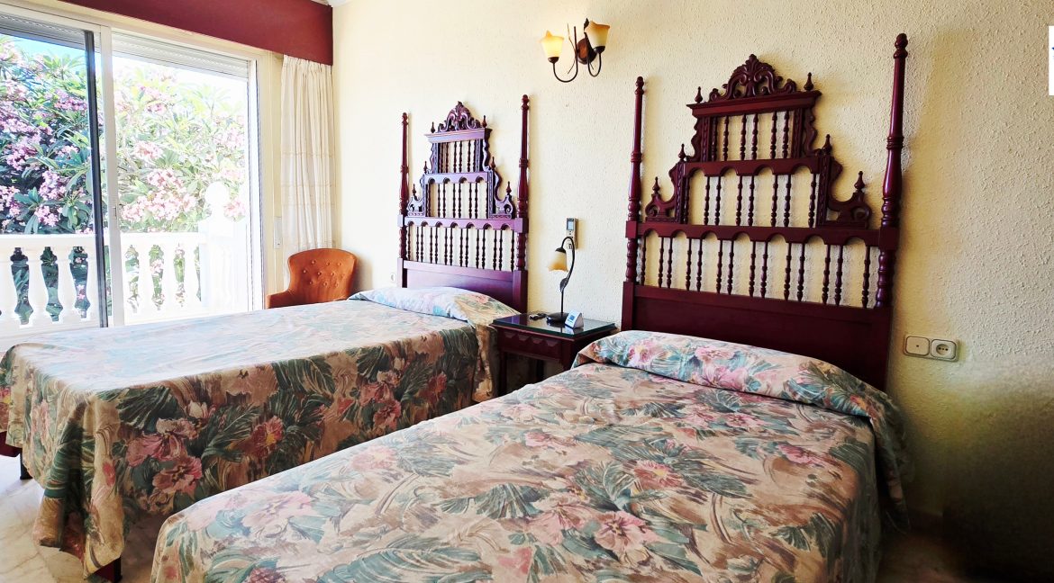 For sale house in Torre de Benagalon (28)