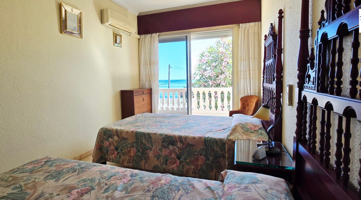 For sale house in Torre de Benagalon (29)