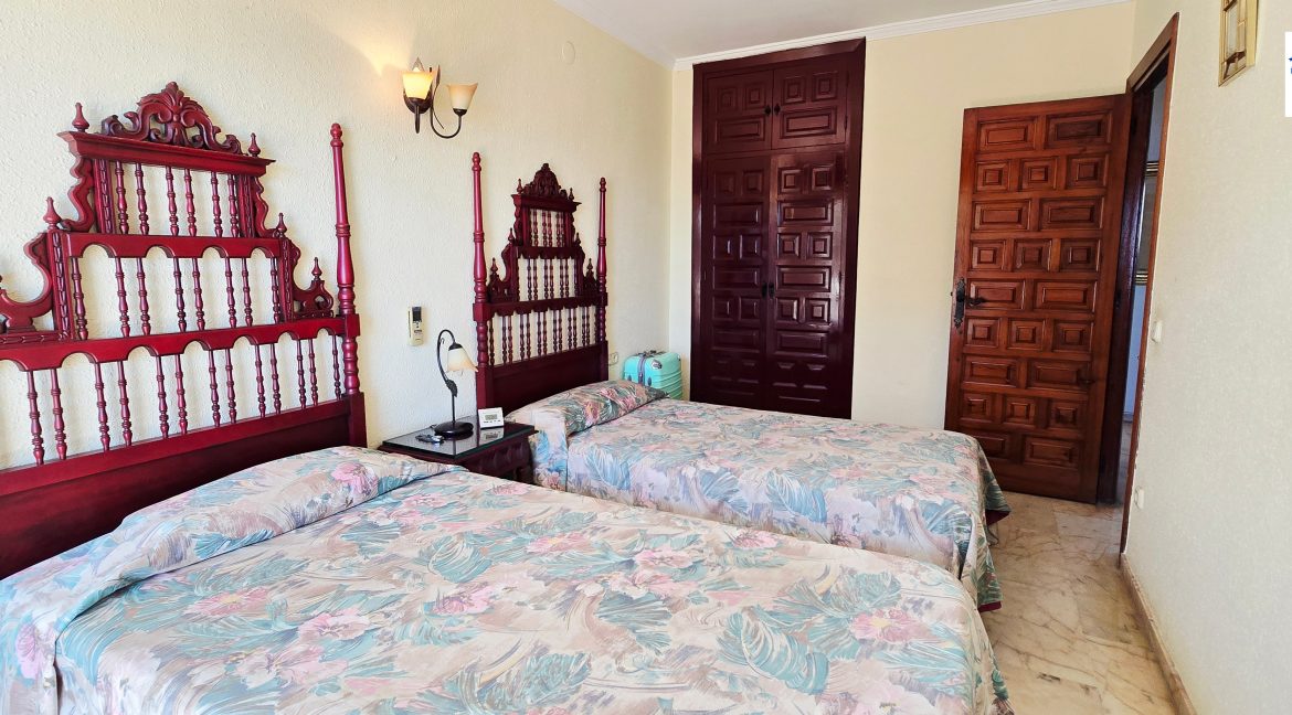 For sale house in Torre de Benagalon (31)