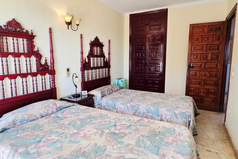 For sale house in Torre de Benagalon (31)