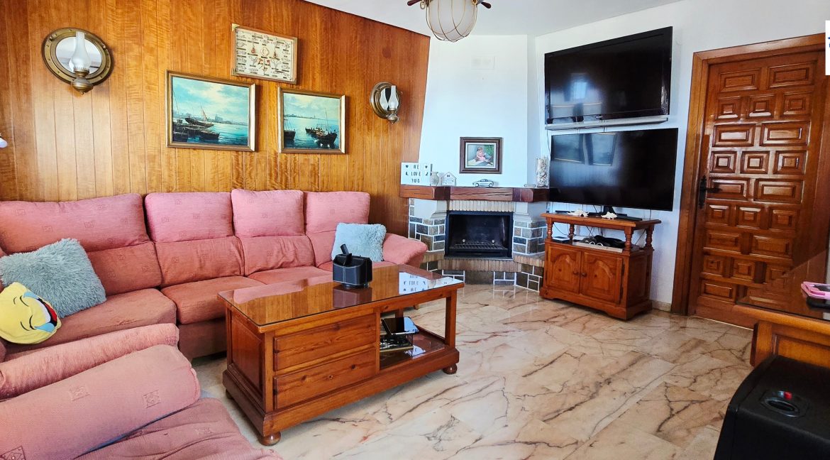 For sale house in Torre de Benagalon (33)