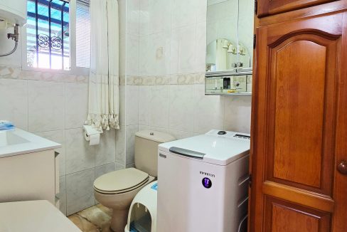 For sale house in Torre de Benagalon (36)