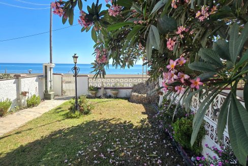 For sale house in Torre de Benagalon (40)