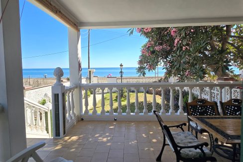 For sale house in Torre de Benagalon (41)