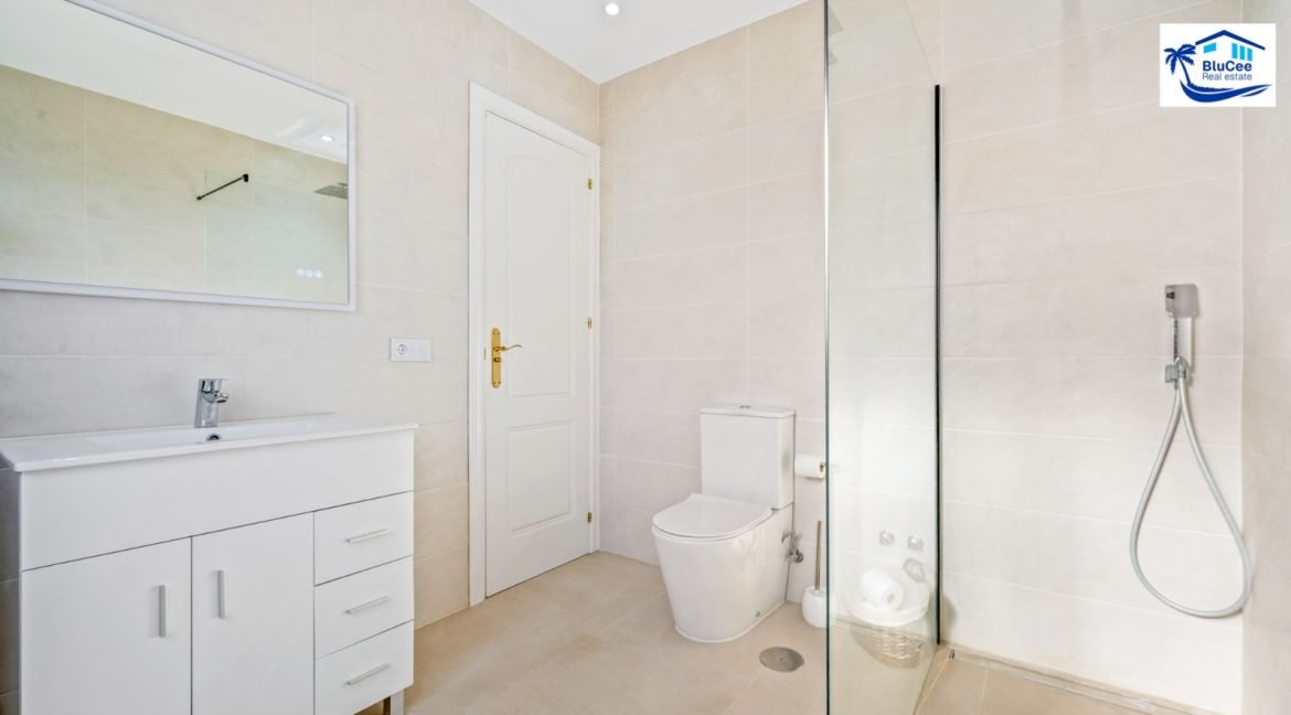 For sale independent villa Frigiliana - BluCee Real Estate (35)