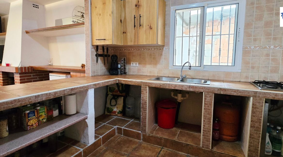 For sale rustic house with mango trees on the Costa del Sol - BluCee Real Estate (13)