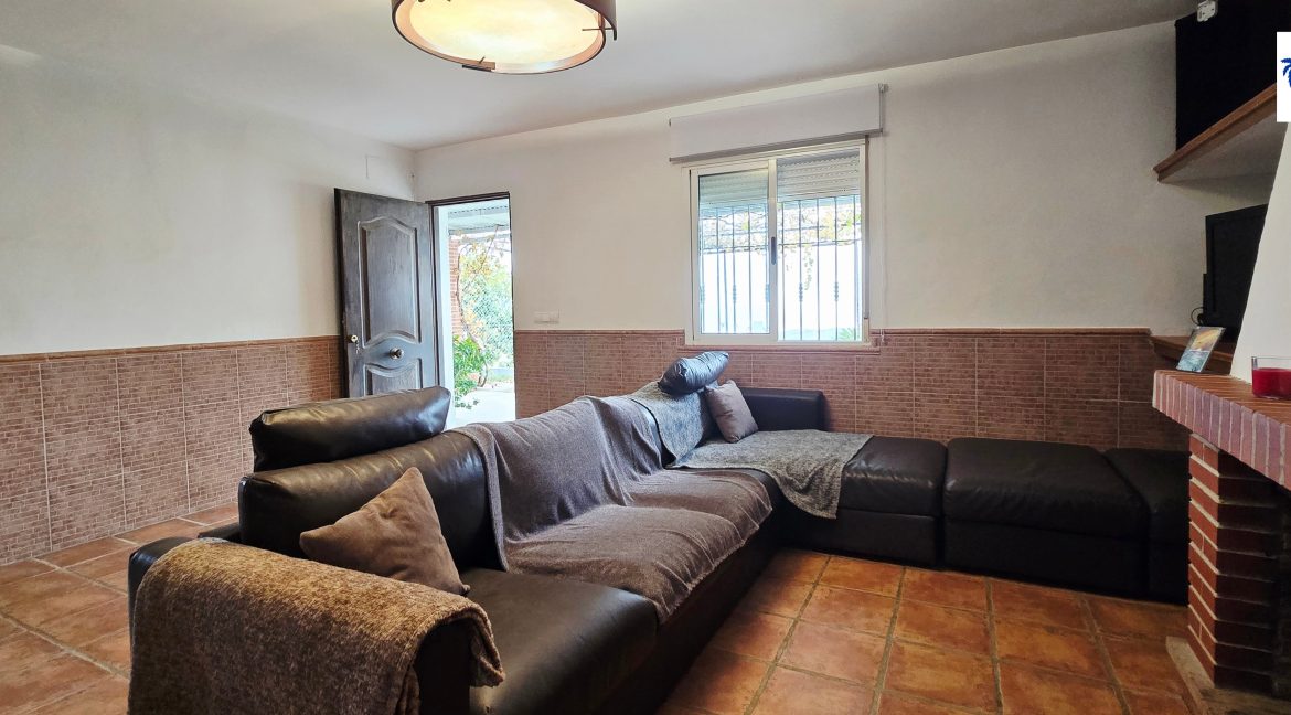 For sale rustic house with mango trees on the Costa del Sol - BluCee Real Estate (15)