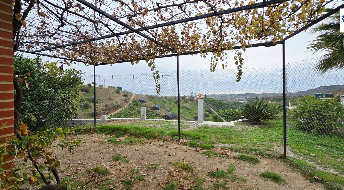 For sale rustic house with mango trees on the Costa del Sol - BluCee Real Estate (18)