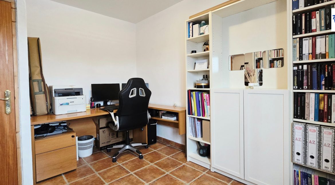 For sale rustic house with mango trees on the Costa del Sol - BluCee Real Estate (2)