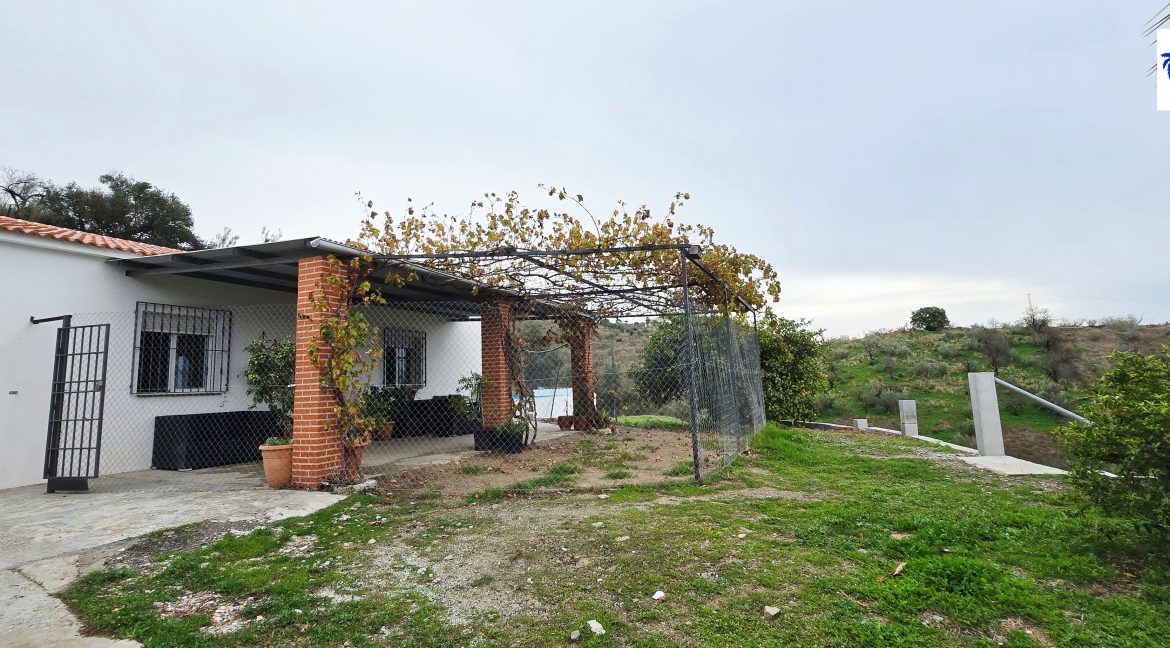 For sale rustic house with mango trees on the Costa del Sol - BluCee Real Estate (25)