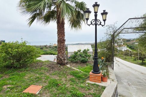 For sale rustic house with mango trees on the Costa del Sol - BluCee Real Estate (26)