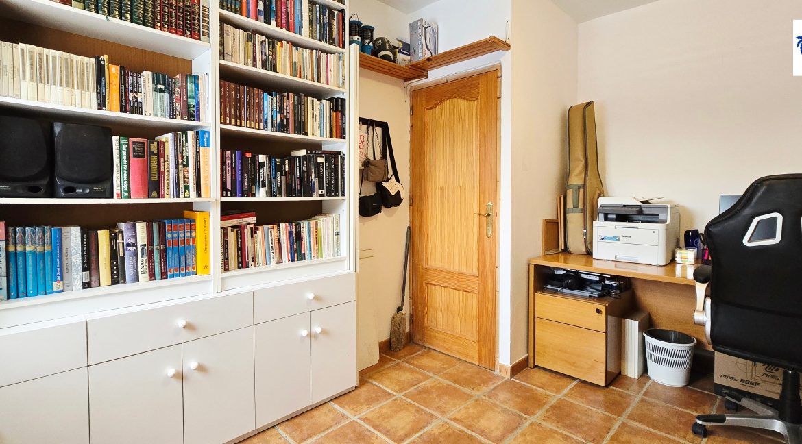 For sale rustic house with mango trees on the Costa del Sol - BluCee Real Estate (3)