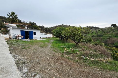 For sale rustic house with mango trees on the Costa del Sol - BluCee Real Estate (33)