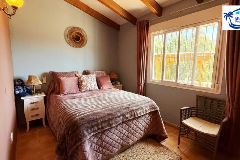 Country Villa For Sale in Comares with BluCee Real Estate (13)