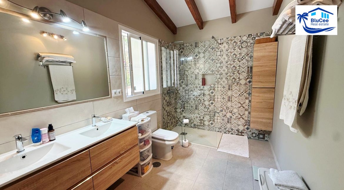 Country Villa For Sale in Comares with BluCee Real Estate (16)