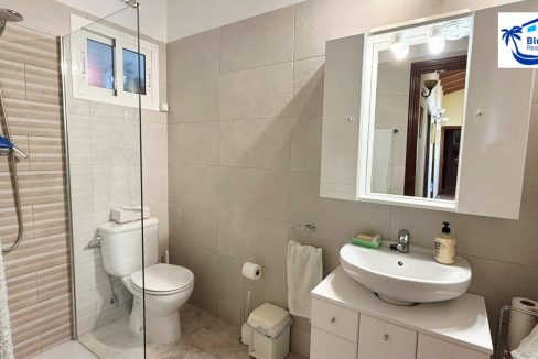 Country Villa For Sale in Comares with BluCee Real Estate (18)