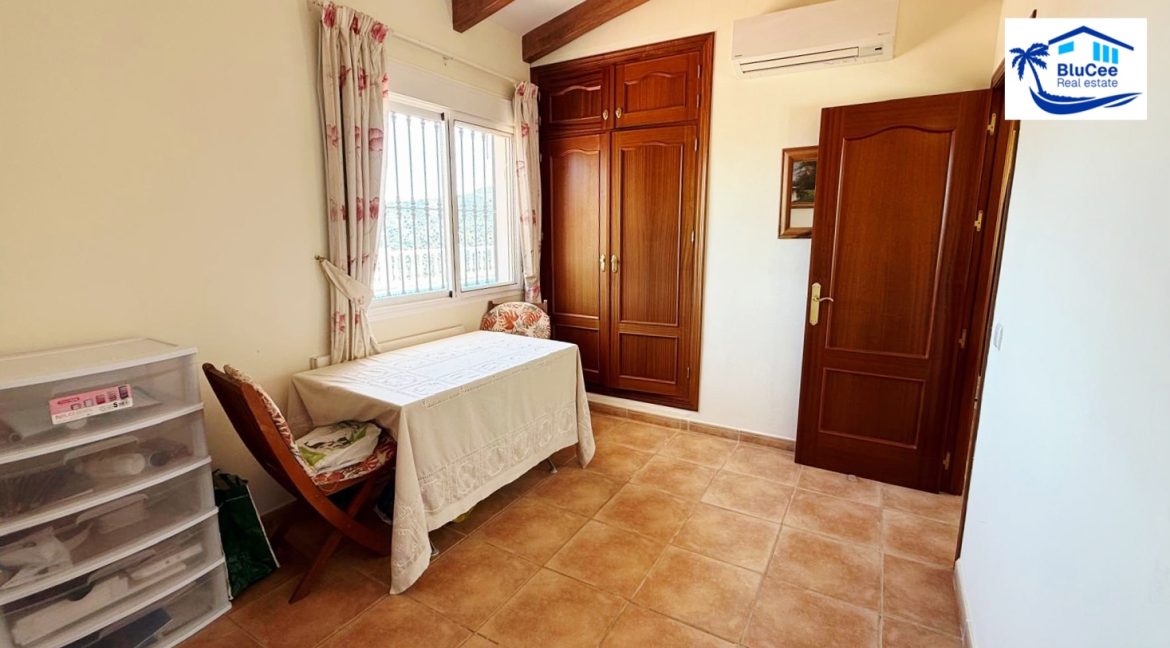 Country Villa For Sale in Comares with BluCee Real Estate (2)