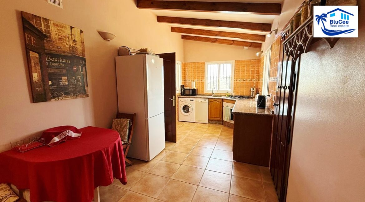Country Villa For Sale in Comares with BluCee Real Estate (21)