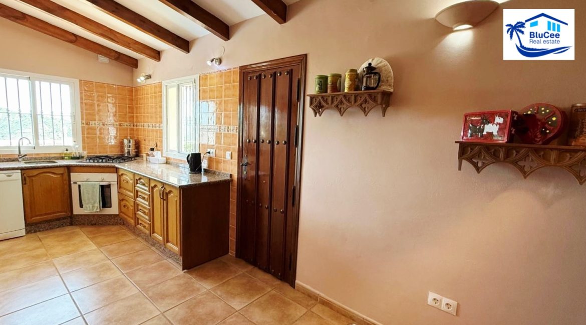 Country Villa For Sale in Comares with BluCee Real Estate (22)