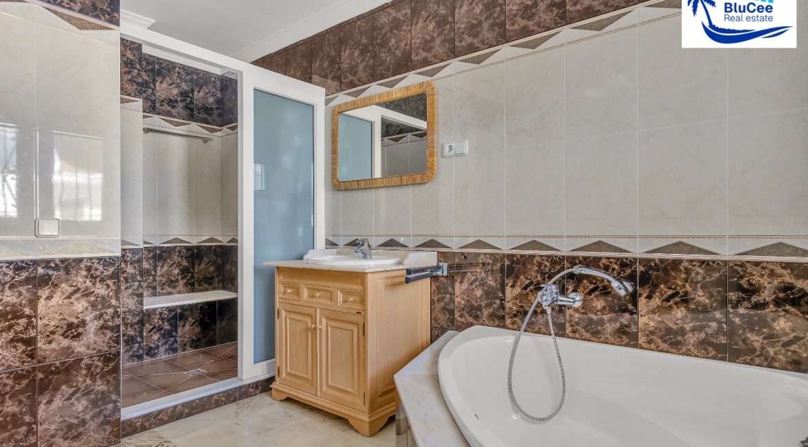 For Sale House in El Capitan (1)