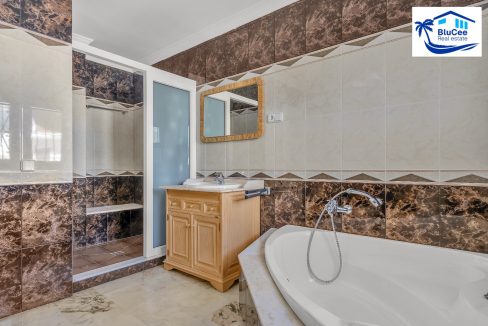 For Sale House in El Capitan (1)