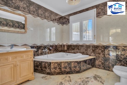 For Sale House in El Capitan (19)