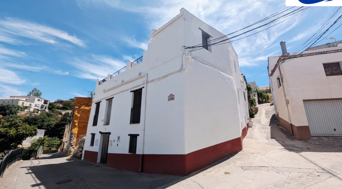 For sale house with Casa Rural licence in Cadiar, Alpujarras, Granada - BluCee Real Estate (91)