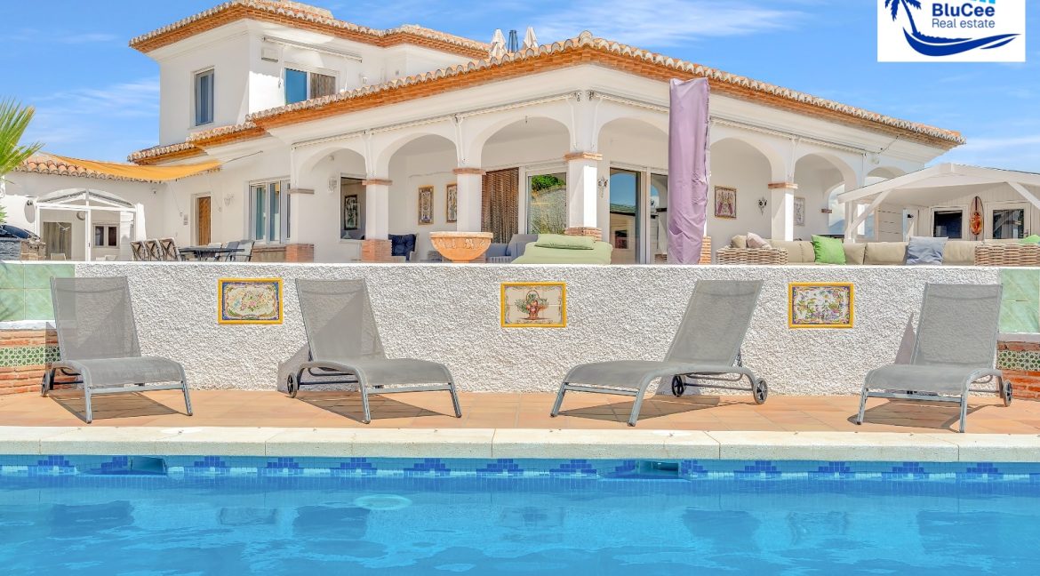 Villa For Sale Near Torre del Mar