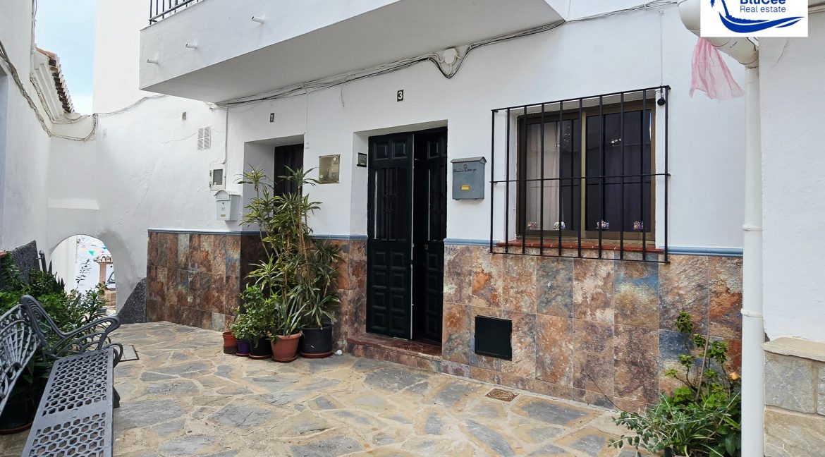 For sale 3 bedroom village house in Totalan, Málaga - BluCee Real Estate (1)
