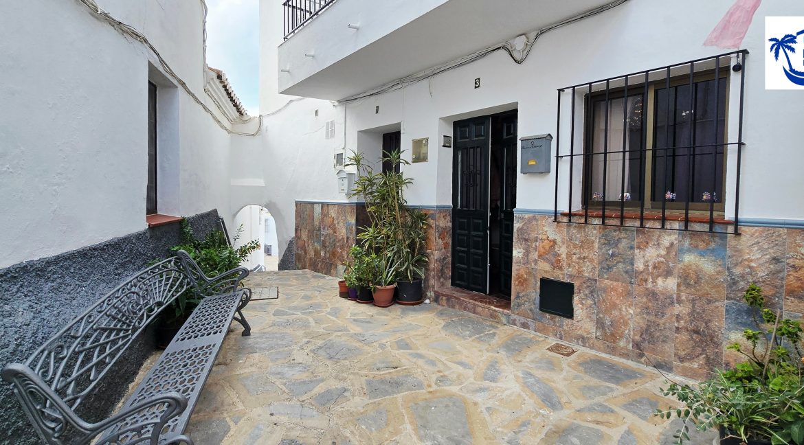 For sale 3 bedroom village house in Totalan, Málaga - BluCee Real Estate (2)