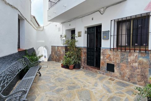 For sale 3 bedroom village house in Totalan, Málaga - BluCee Real Estate (2)