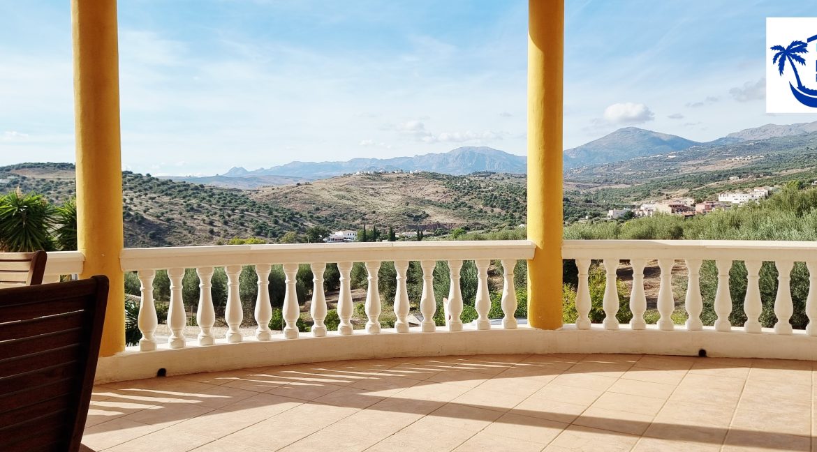 For sale independent villa with large swimming pool and views - BluCee Real Estate (19)