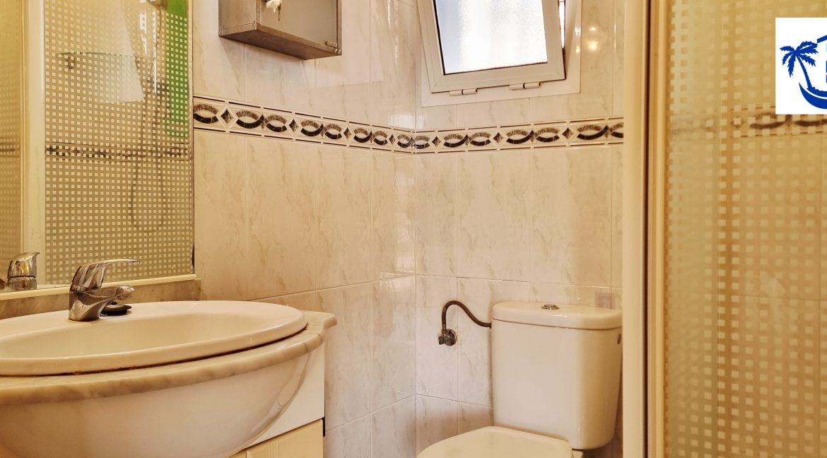 For sale independent villa with large swimming pool and views - BluCee Real Estate (27)