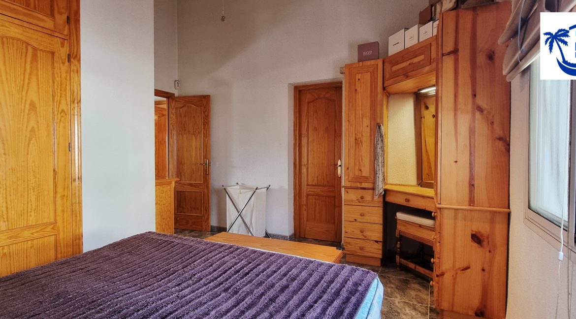 For sale independent villa with large swimming pool and views - BluCee Real Estate (30)