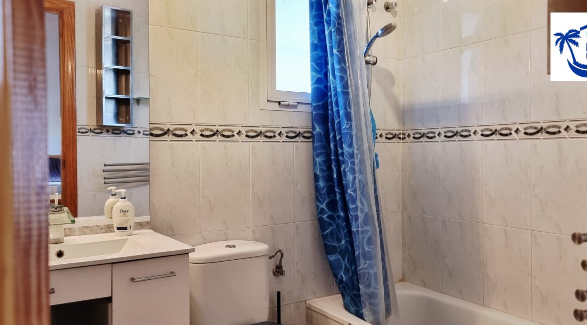For sale independent villa with large swimming pool and views - BluCee Real Estate (33)