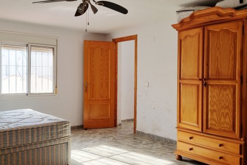For sale independent villa with large swimming pool and views - BluCee Real Estate (5)