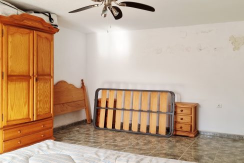 For sale independent villa with large swimming pool and views - BluCee Real Estate (6)