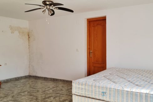 For sale independent villa with large swimming pool and views - BluCee Real Estate (7)