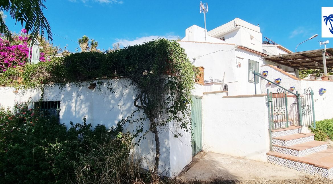 For sale property in the countryside of Cajiz, Málaga - BluCee Real Estate (1)