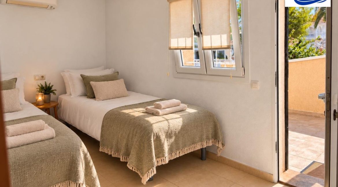 Villa For Sale In La Zenia (13)