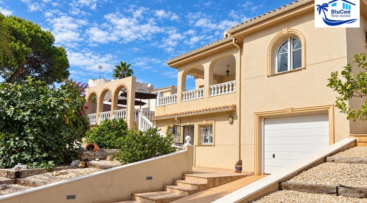 Villa For Sale In La Zenia (30)
