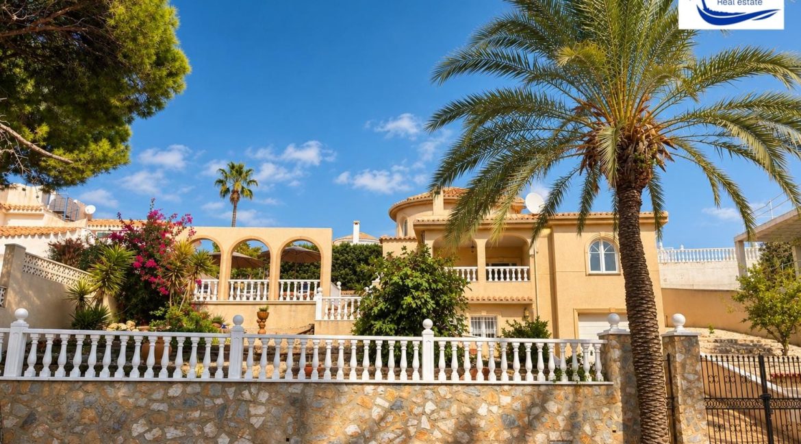 Villa For Sale In La Zenia (31)